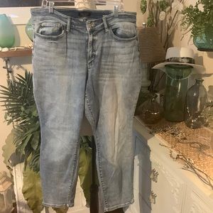 Judy Blue Boyfriend jeans Size 18 inseam 26” Rise 11 1/2”